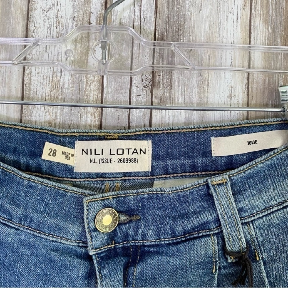 NWT Nili Lotan Julie Bermuda Denim Shorts High Rise Pleated Knee Length Size 28 - Picture 7 of 9
